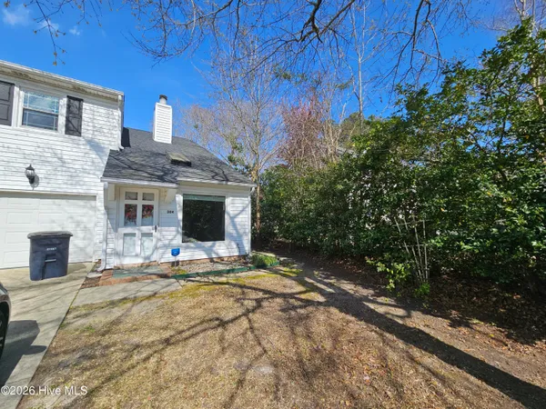 $1,350 | 304 Bracken Place, Jacksonville, NC 28540