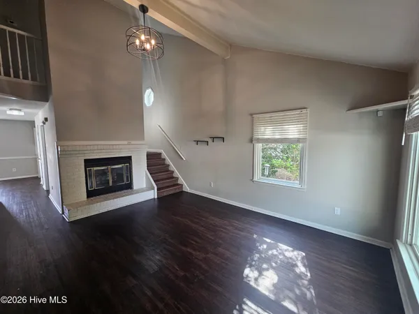 $1,350 | 304 Bracken Place, Jacksonville, NC 28540