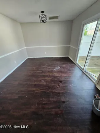 $1,350 | 304 Bracken Place, Jacksonville, NC 28540