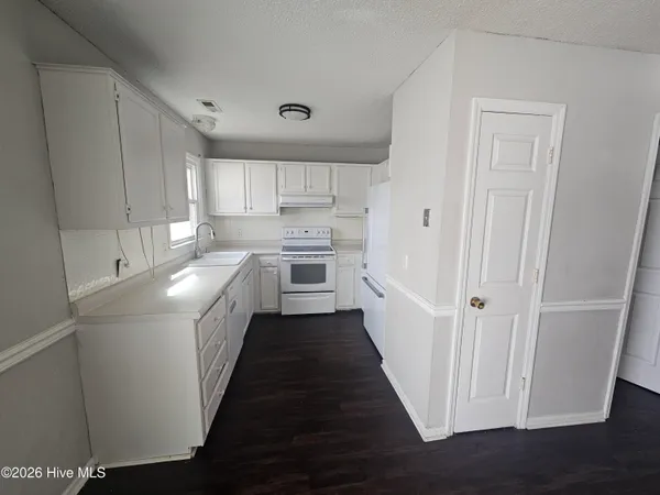 $1,350 | 304 Bracken Place, Jacksonville, NC 28540