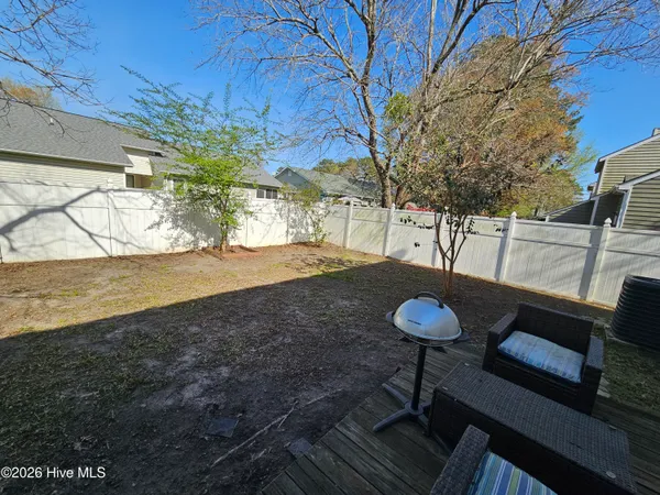 $1,350 | 304 Bracken Place, Jacksonville, NC 28540