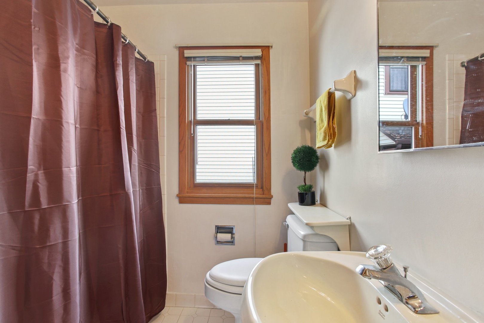 2049 Deane Boulevard Racine, WI 53403 - Photo 11 of 15