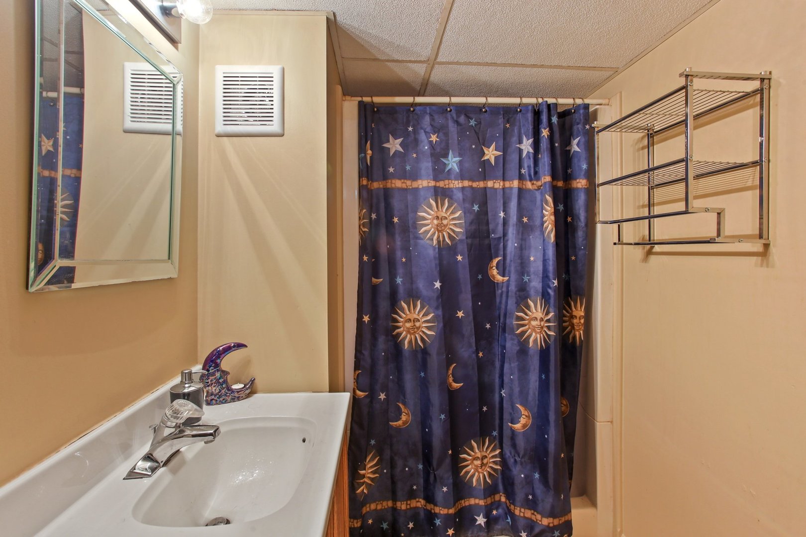 2049 Deane Boulevard Racine, WI 53403 - Photo 12 of 15