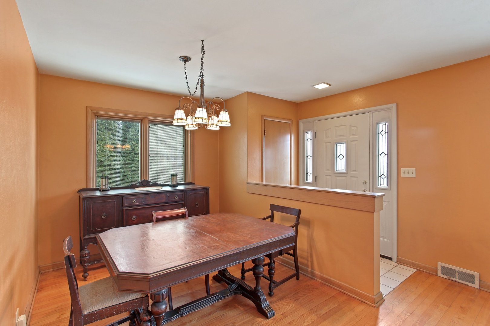 2049 Deane Boulevard Racine, WI 53403 - Photo 10 of 15