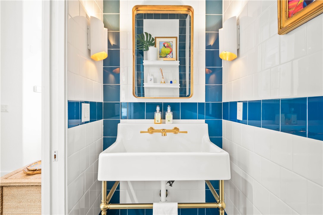 200 Round Road Port Aransas, TX 78373 - Photo 15 of 38 a white table sitting next to a white cabinet