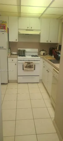 $1,850 | 18101 Northwest 68th Avenue, Unit C206, Hialeah, FL 33015