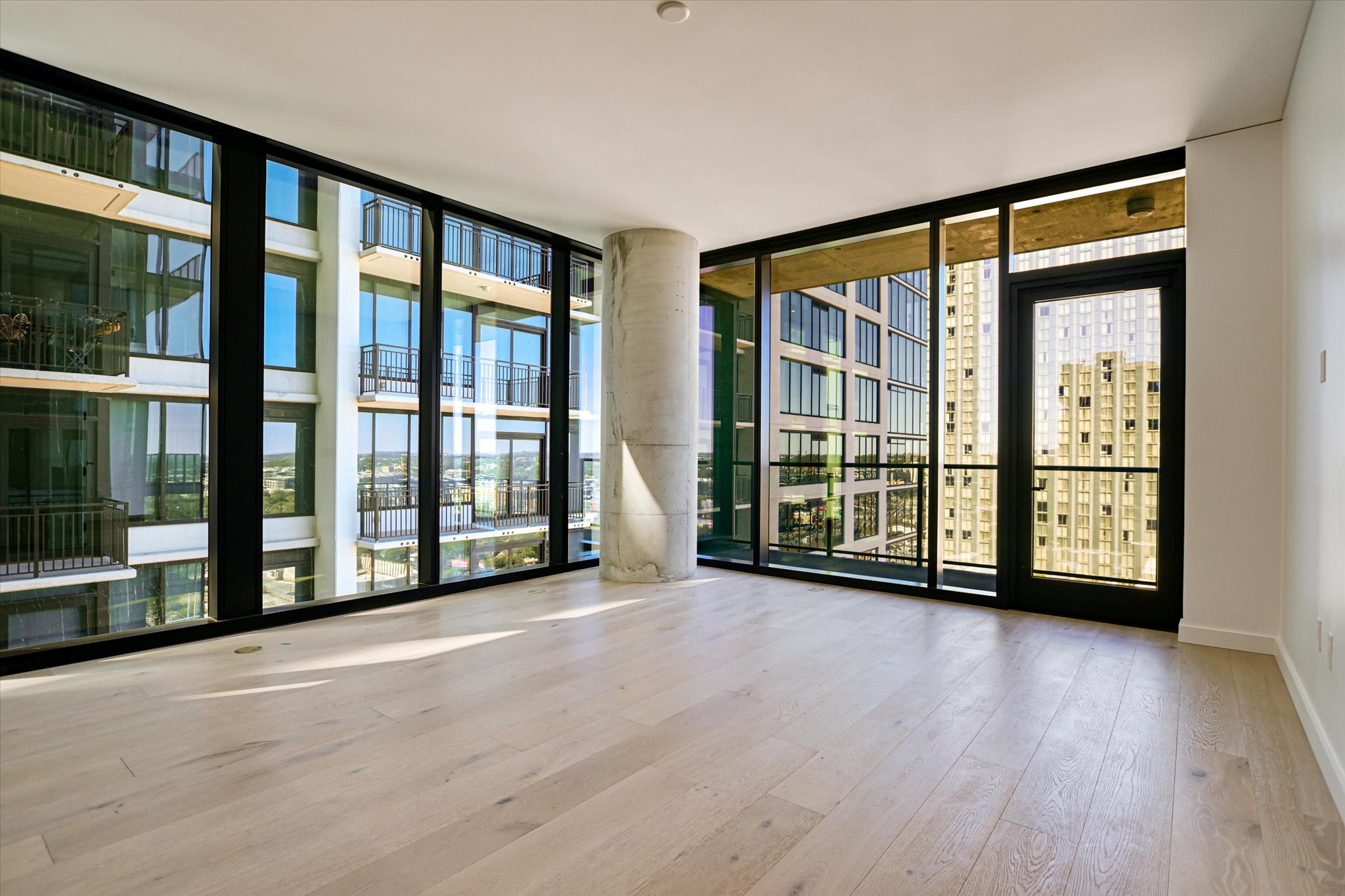 610 Davis Street, Unit 2008 Austin, TX 78701 - Photo 5 of 32