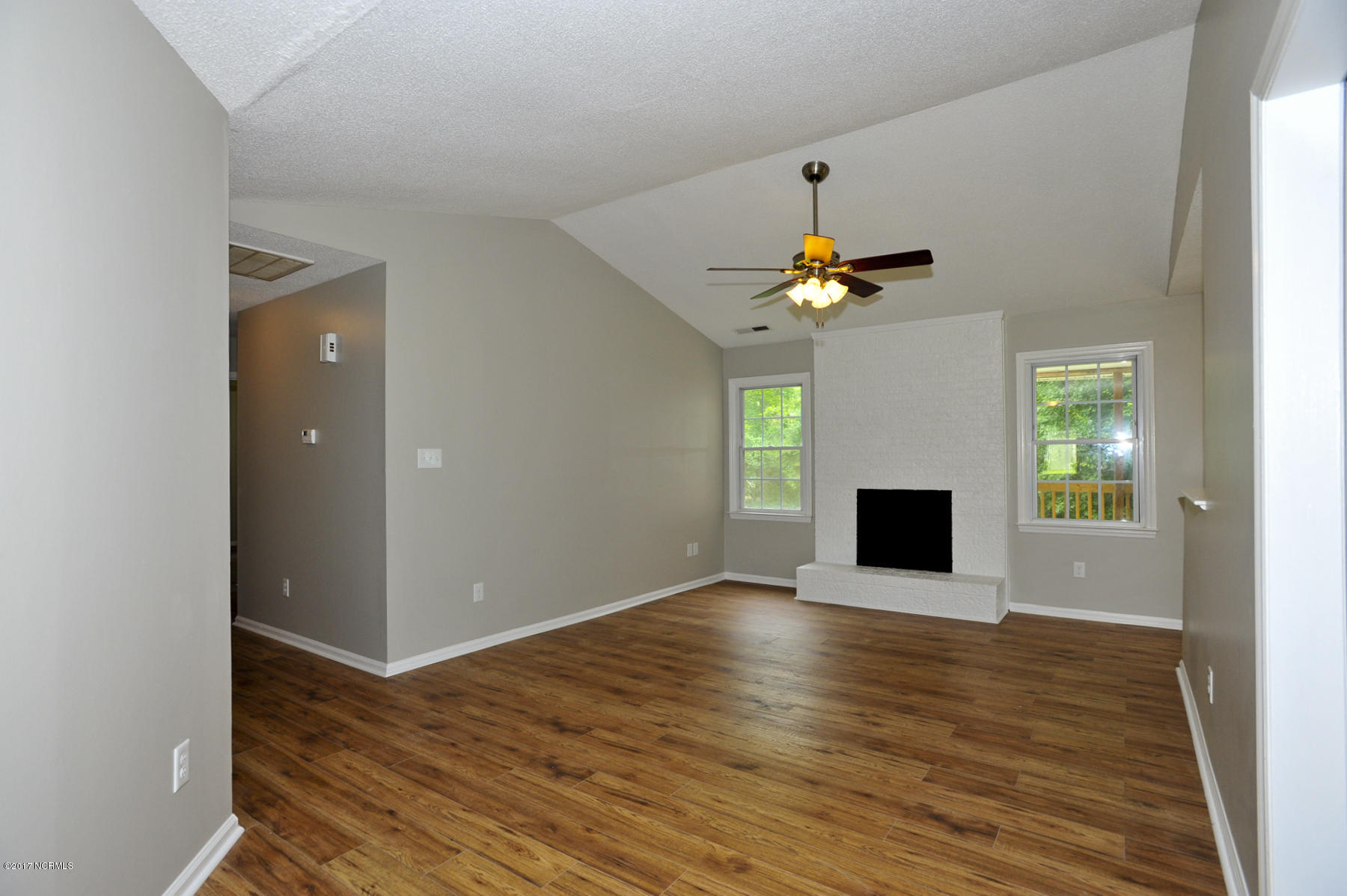 2040 Hunters Ridge Drive Midway Park, NC 28544 - Photo 13 of 38 042 LRM