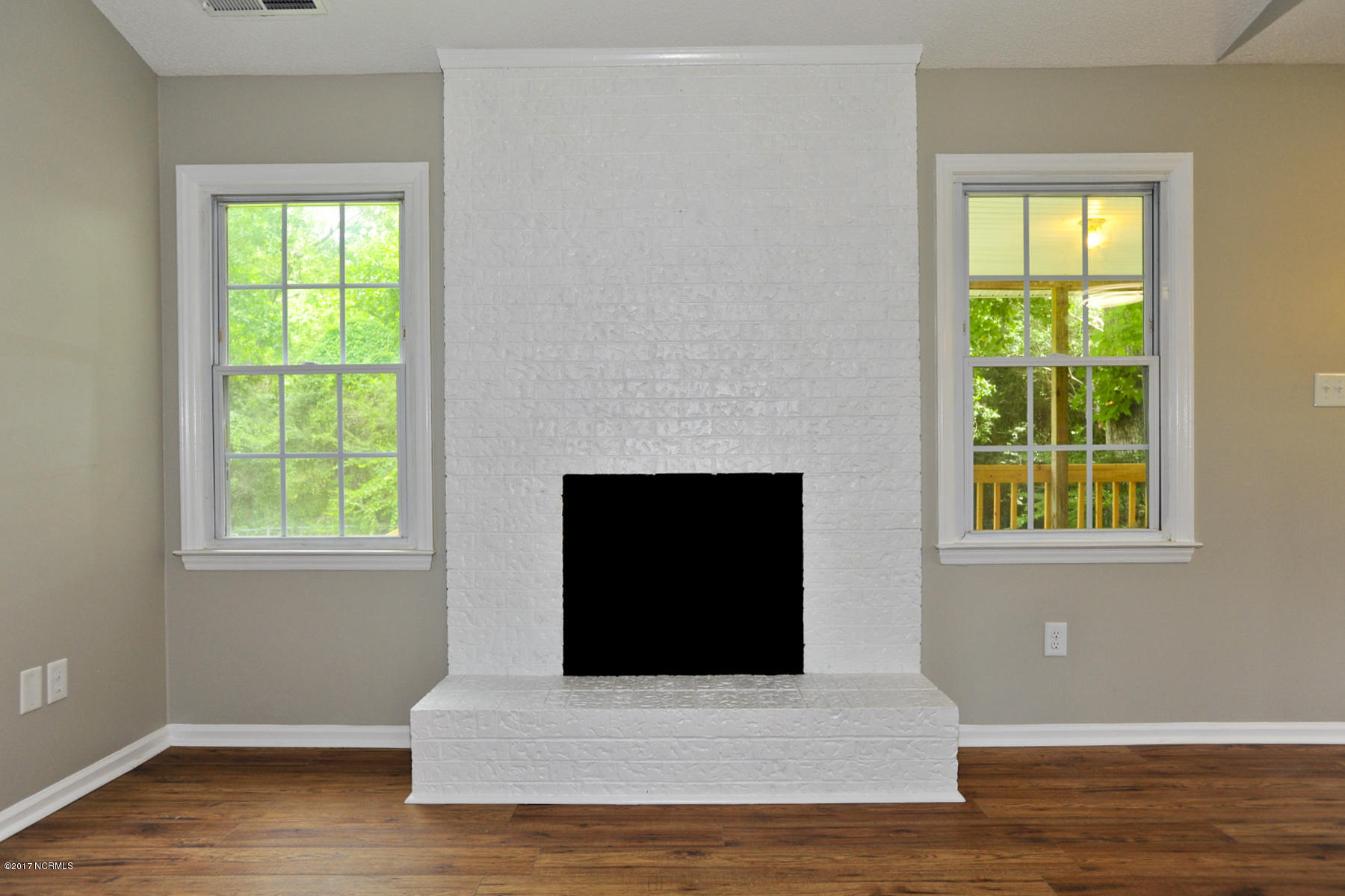 2040 Hunters Ridge Drive Midway Park, NC 28544 - Photo 17 of 38 052 LRM