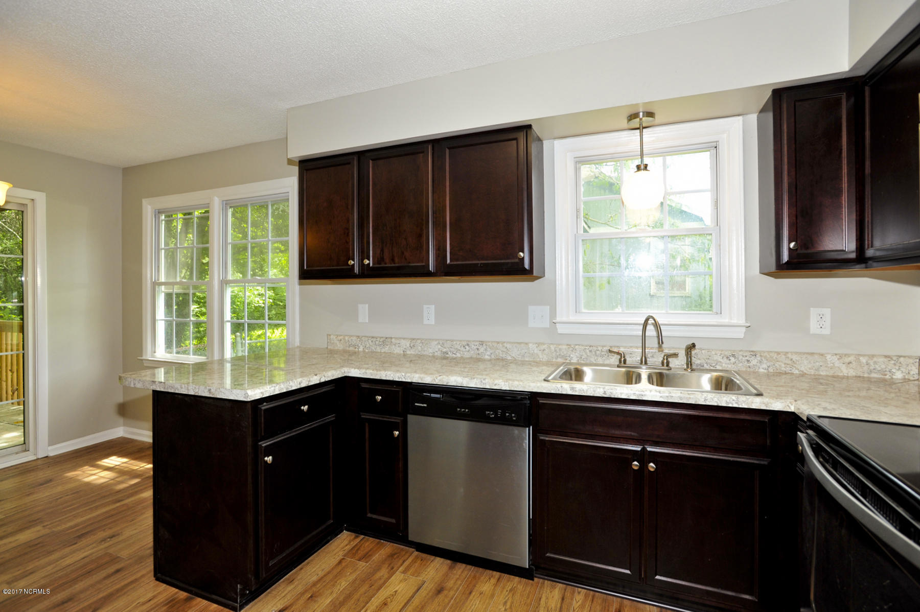 2040 Hunters Ridge Drive Midway Park, NC 28544 - Photo 20 of 38 069 Kit