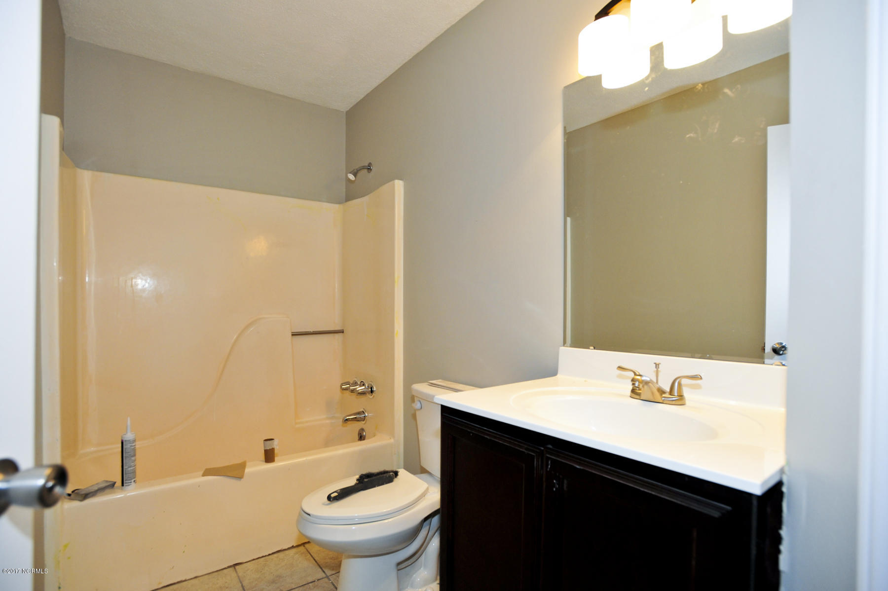 2040 Hunters Ridge Drive Midway Park, NC 28544 - Photo 29 of 38 096 Bath