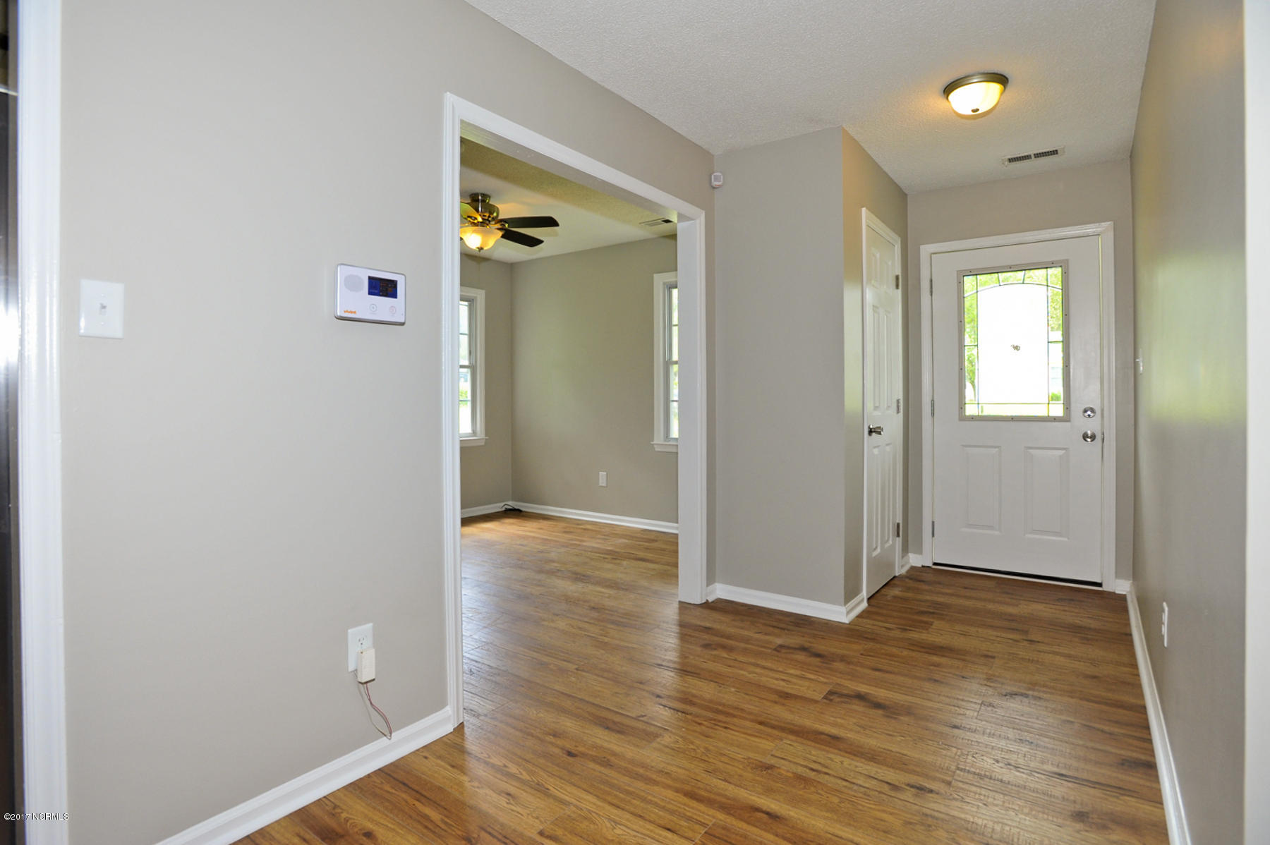 2040 Hunters Ridge Drive Midway Park, NC 28544 - Photo 8 of 38 031 Foyer