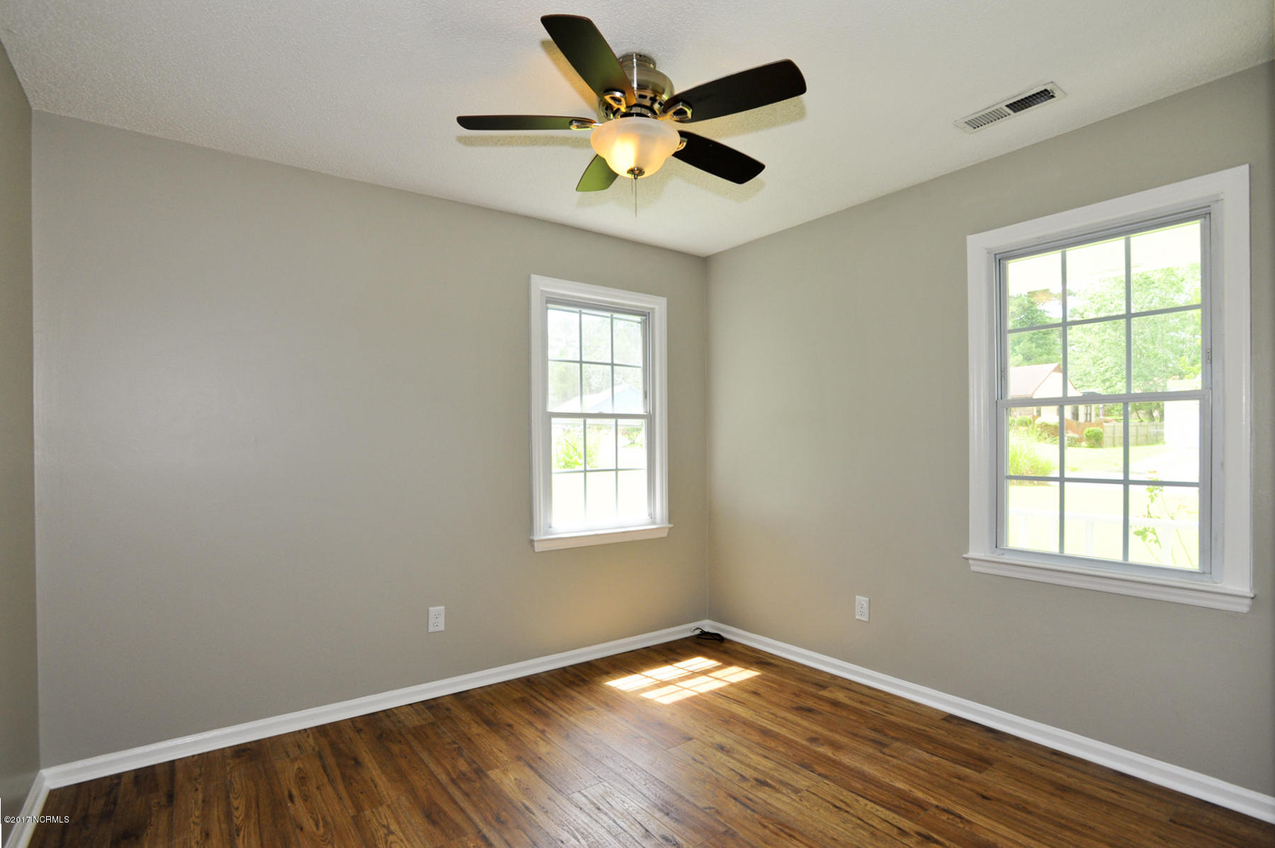 2040 Hunters Ridge Drive Midway Park, NC 28544 - Photo 9 of 38 034 Study