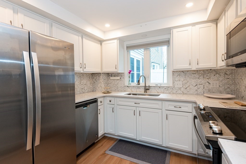 75 Page Road, Unit 11 Bedford, MA 01730 - Photo 9 of 31 Gallery Image 9