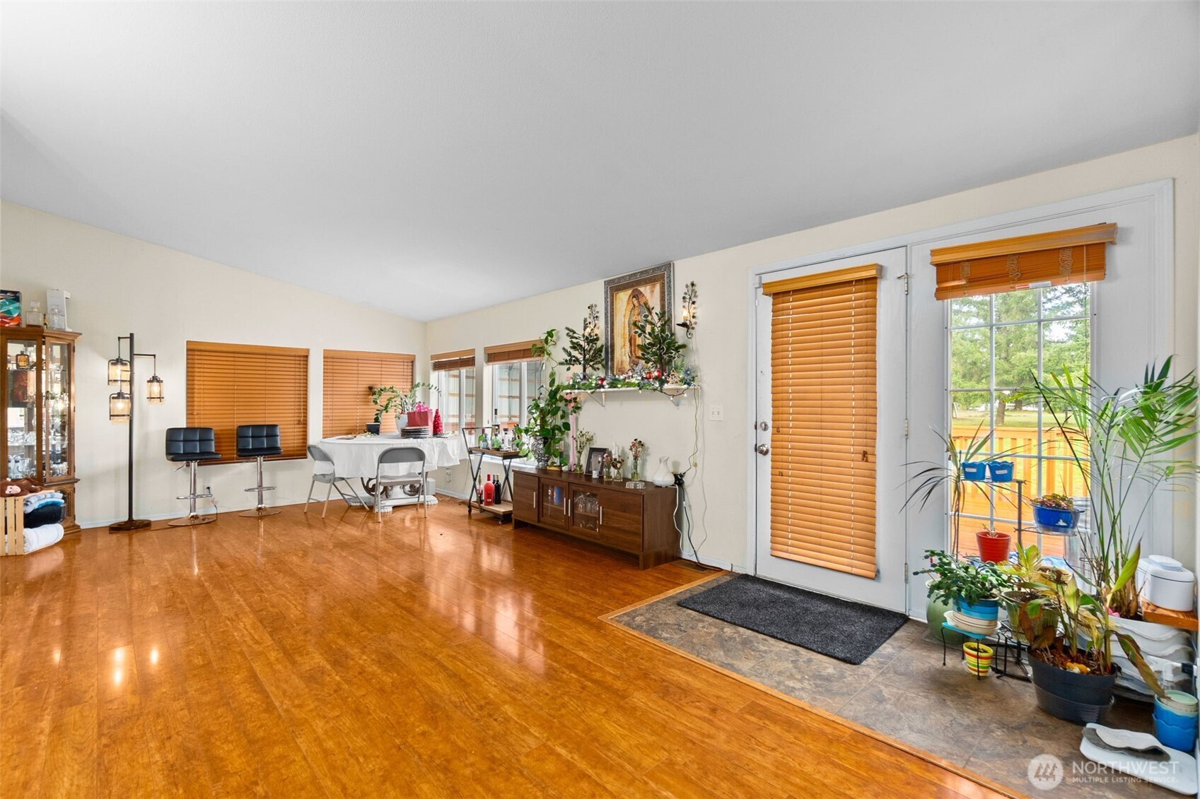 7808 197th Avenue Southwest Rochester, WA 98579 - Photo 14 of 37 a living room with furniture and a window
