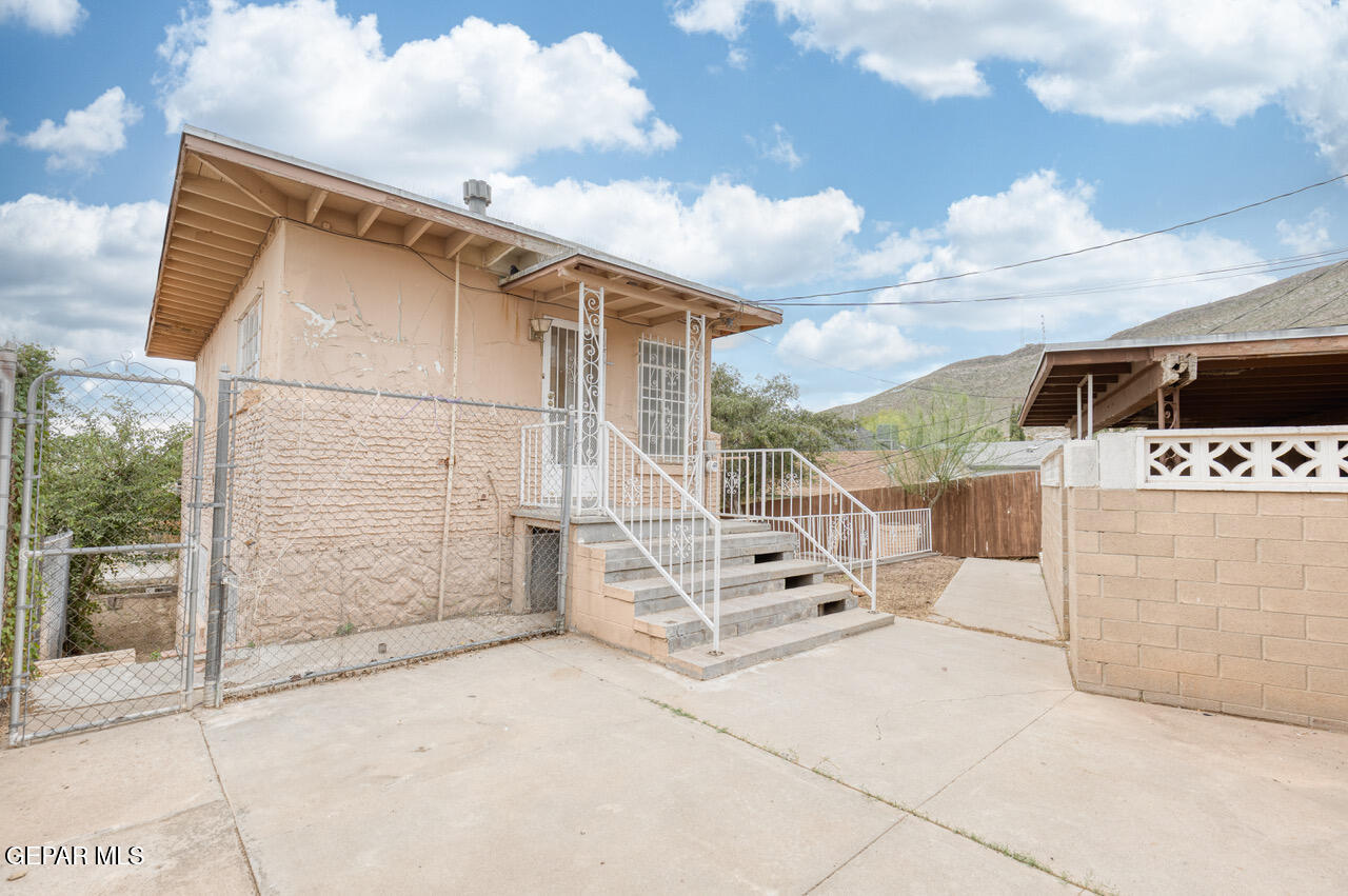 2413 Copper Avenue El Paso, TX 79930 - Photo 22 of 25 2413 Copper-28