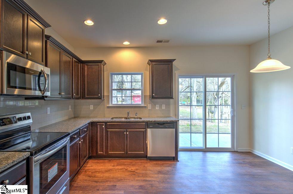 204 Addlestone Circle Fountain Inn, SC 29644 - Photo 16 of 32 Gallery Image 16
