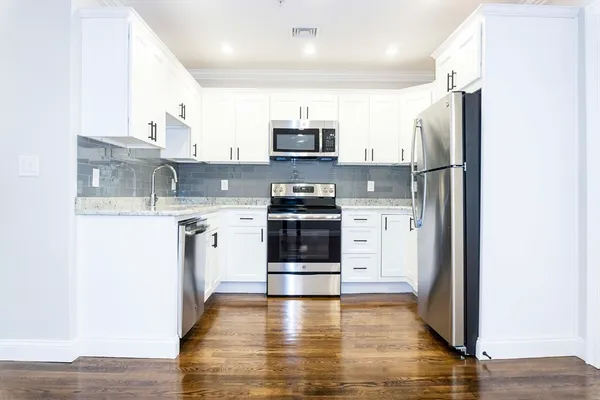 $4,125 | 75 Morris Street, Unit 3, Boston, MA 02128