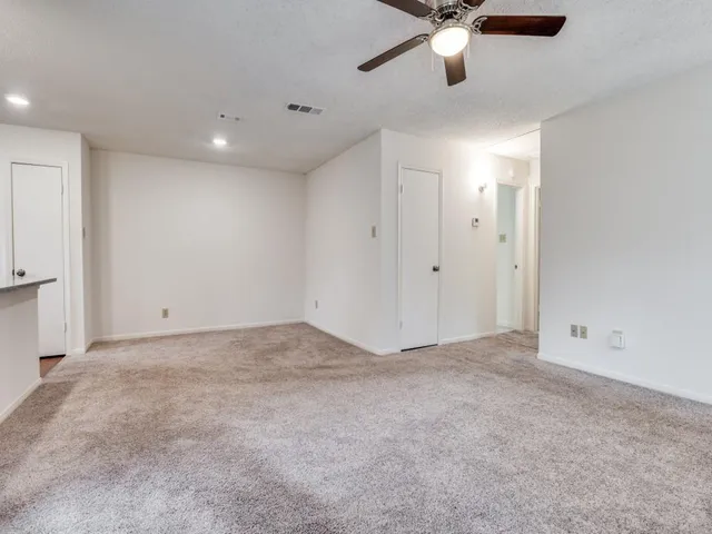$1,100 | 1307 Willoughby Lane, Unit 5410, Arlington, TX 76011