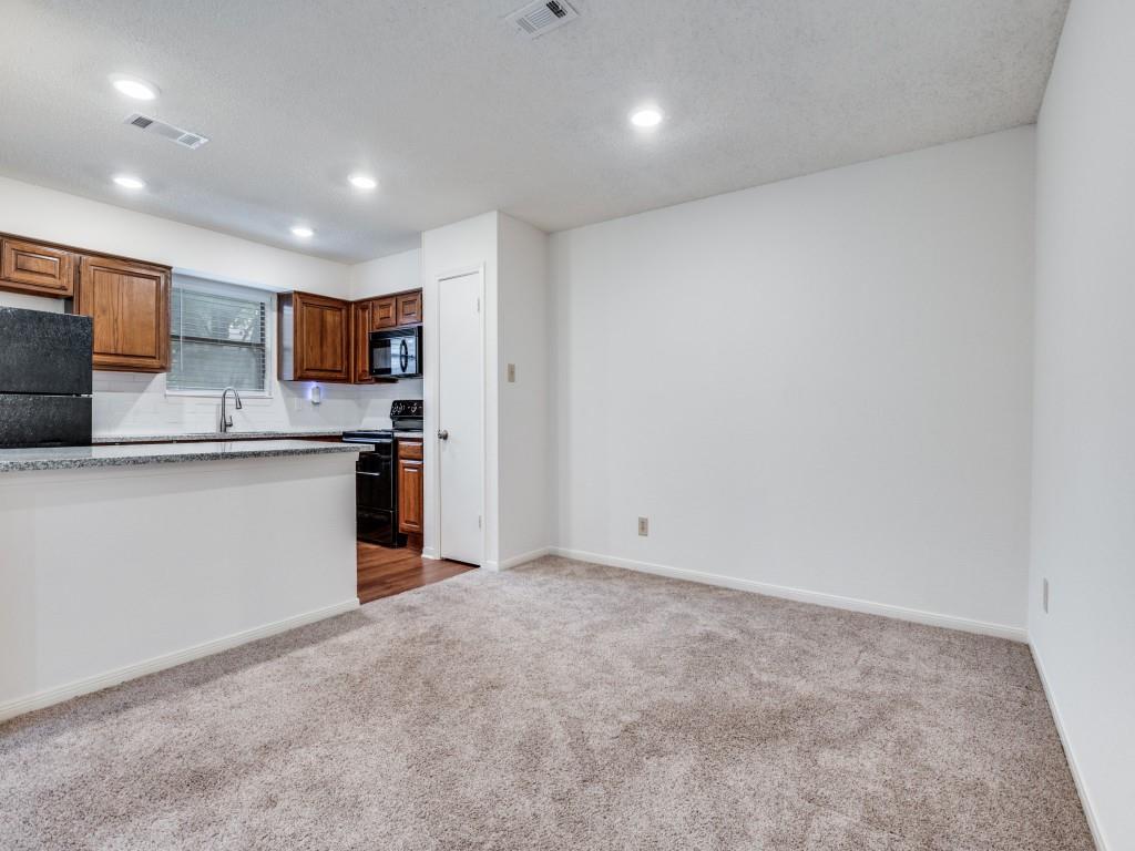 1307 Willoughby Lane, Unit 5410 Arlington, TX 76011 - Photo 7 of 13