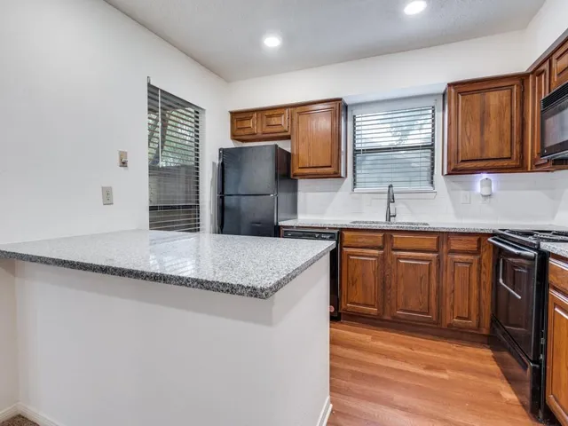 $1,100 | 1307 Willoughby Lane, Unit 5410, Arlington, TX 76011