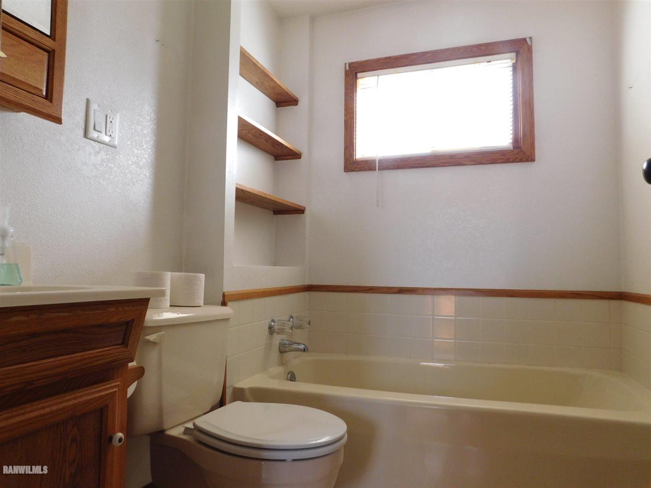 8800 Badger Road East Dubuque, IL 61025 - Photo 11 of 25 Gallery Image 11