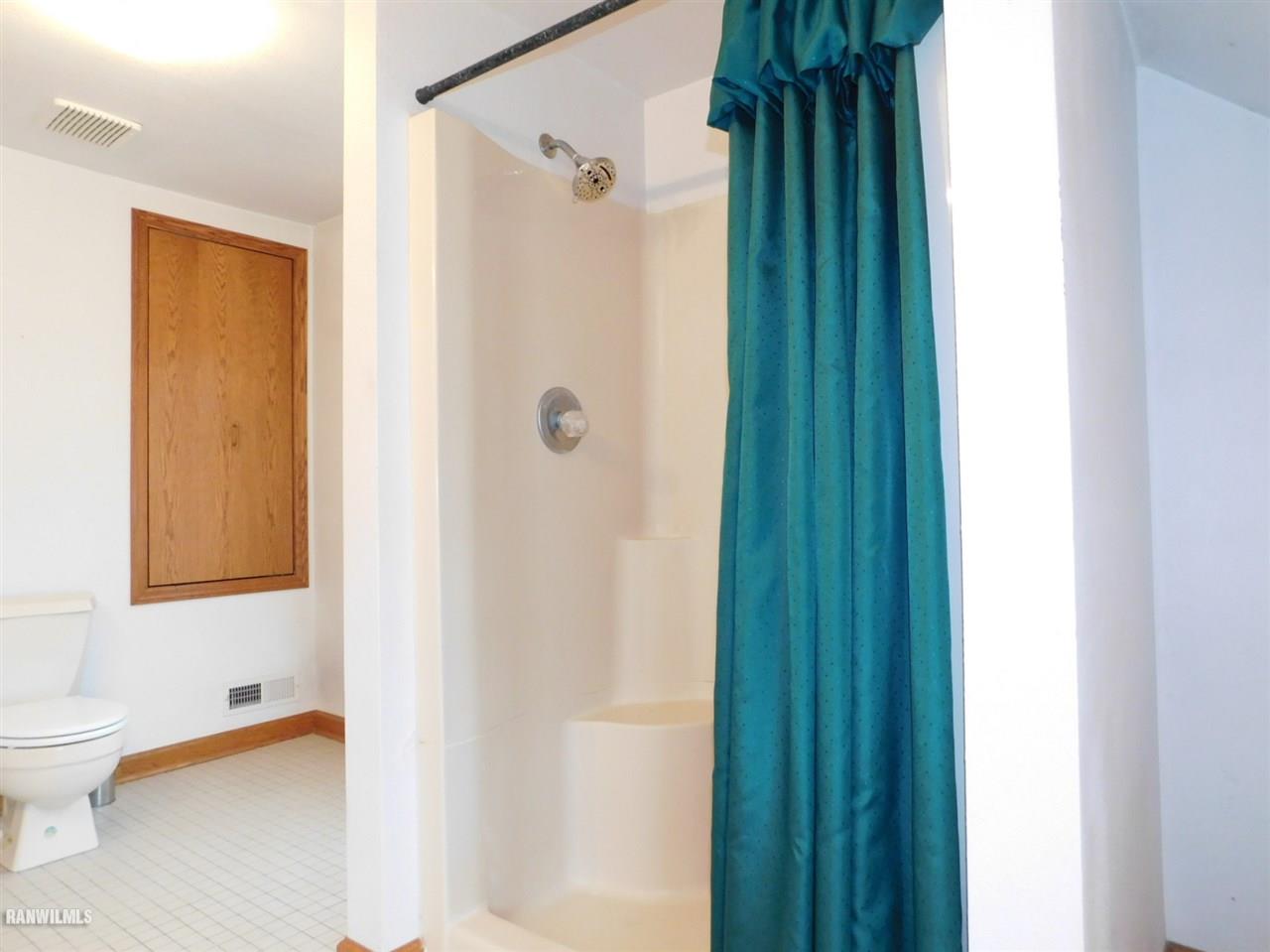 8800 Badger Road East Dubuque, IL 61025 - Photo 23 of 25 Gallery Image 23