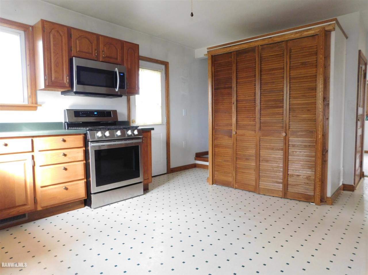 8800 Badger Road East Dubuque, IL 61025 - Photo 5 of 25 Gallery Image 5