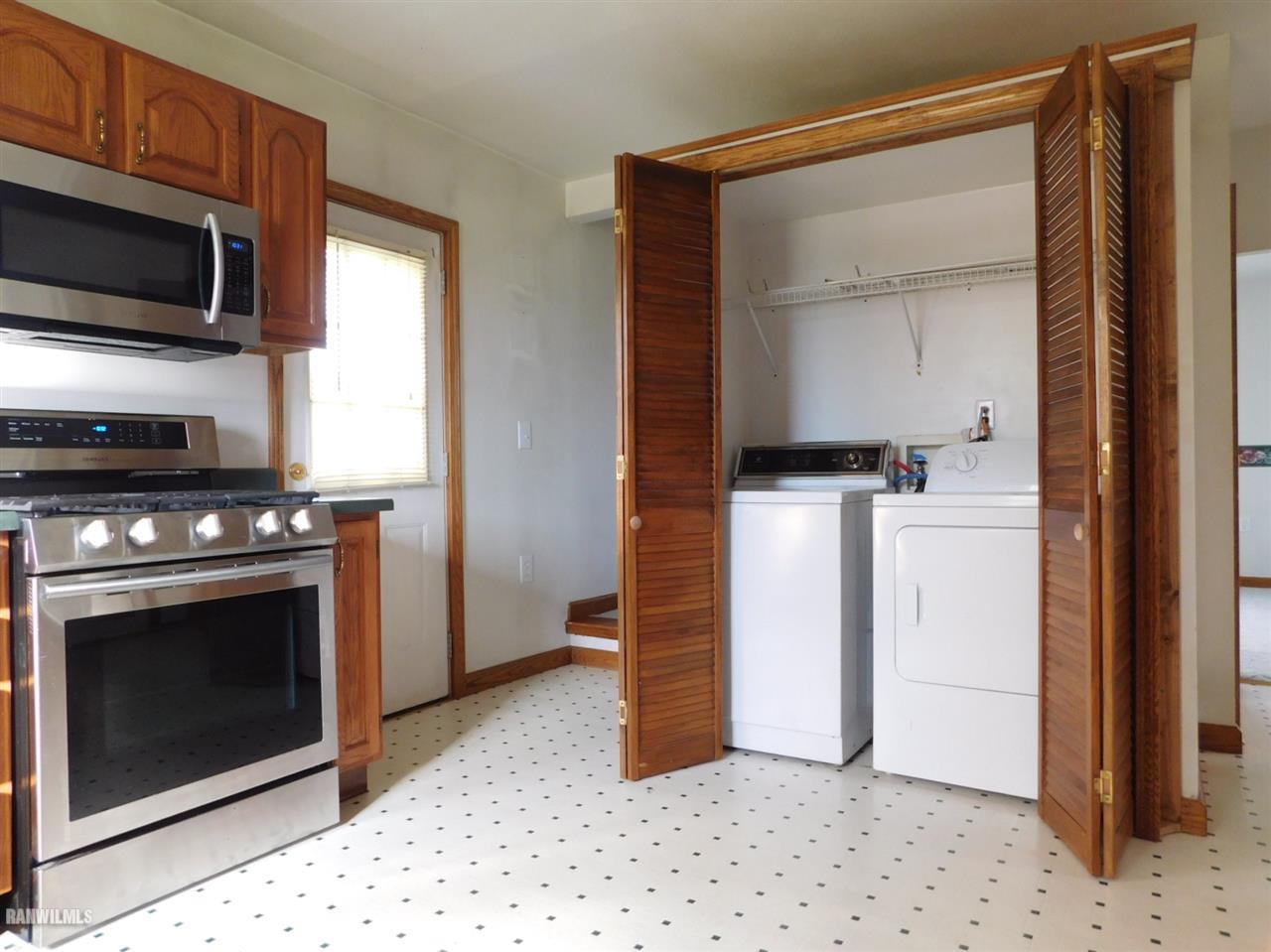 8800 Badger Road East Dubuque, IL 61025 - Photo 6 of 25 Gallery Image 6