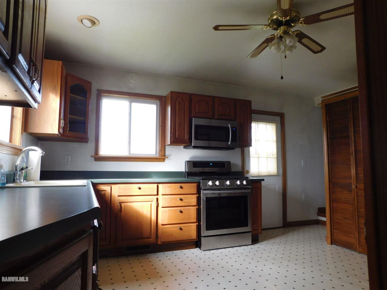 8800 Badger Road East Dubuque, IL 61025 - Photo 7 of 25 Gallery Image 7