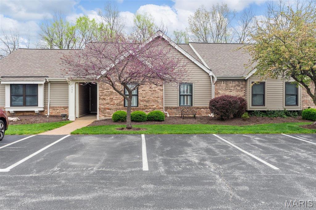 757 Windy Ridge Drive, Unit B Ballwin, MO 63021 - Photo 2 of 21