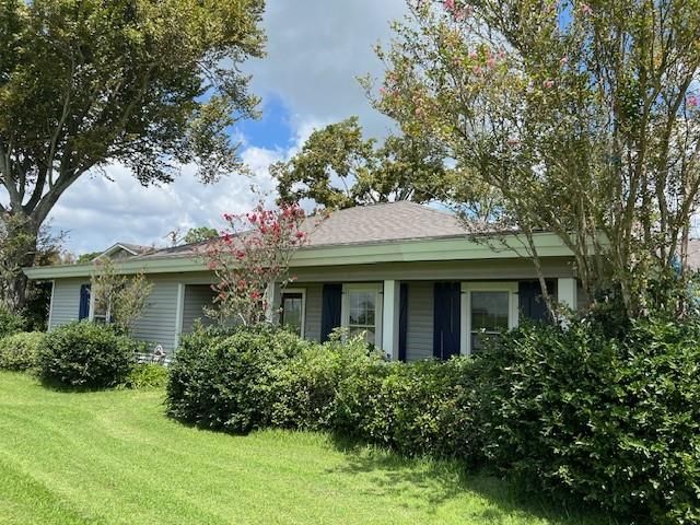 $159,900 | 11 Elliott Drive, Lockport, LA 70374