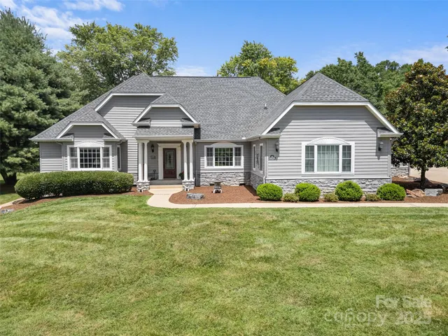 $665,000 | 35 Beaumont Drive, Hendersonville, NC 28739