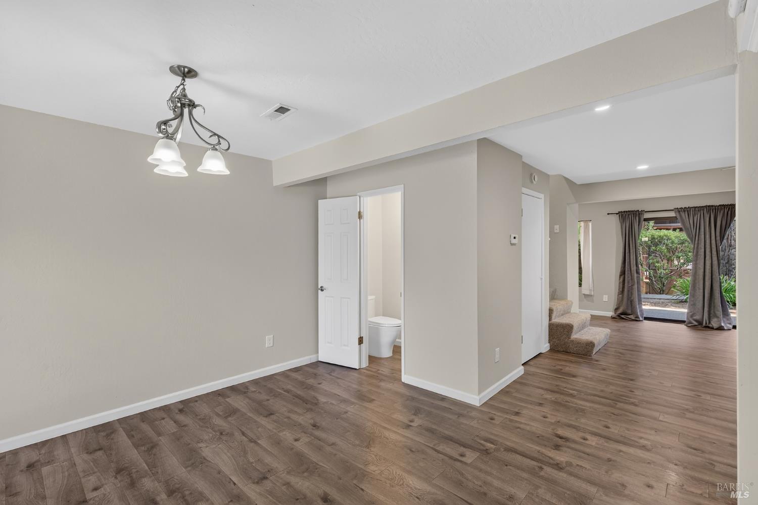 218 Los Alamos Road Santa Rosa, CA 95409 - Photo 10 of 48