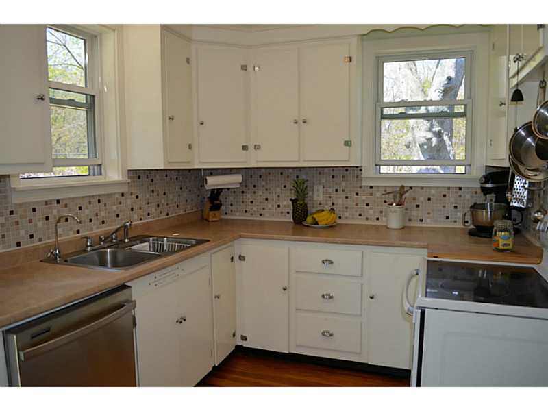 57 Wendell Road Warwick, RI 02888 - Photo 4 of 25 Kitchen.