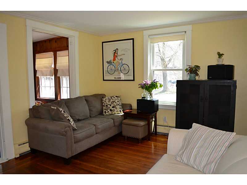 57 Wendell Road Warwick, RI 02888 - Photo 7 of 25 Living Room.