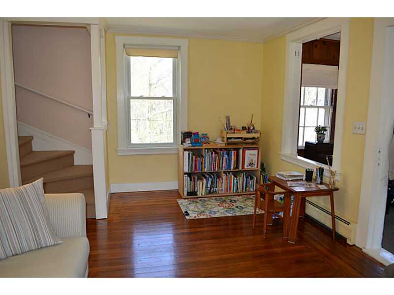 57 Wendell Road Warwick, RI 02888 - Photo 9 of 25 Living Room.