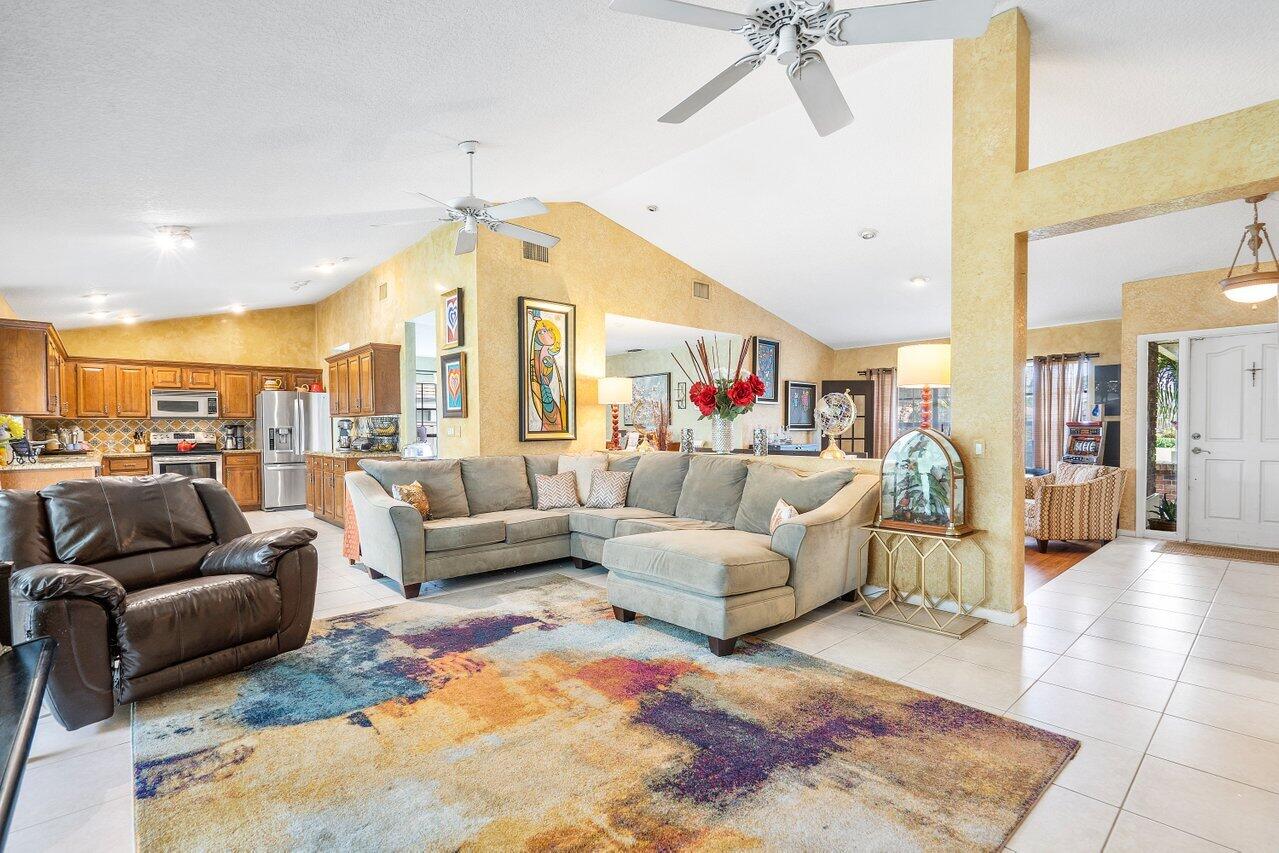 17340 Lake Park Road Boca Raton, FL 33487 - Photo 11 of 36 Family room