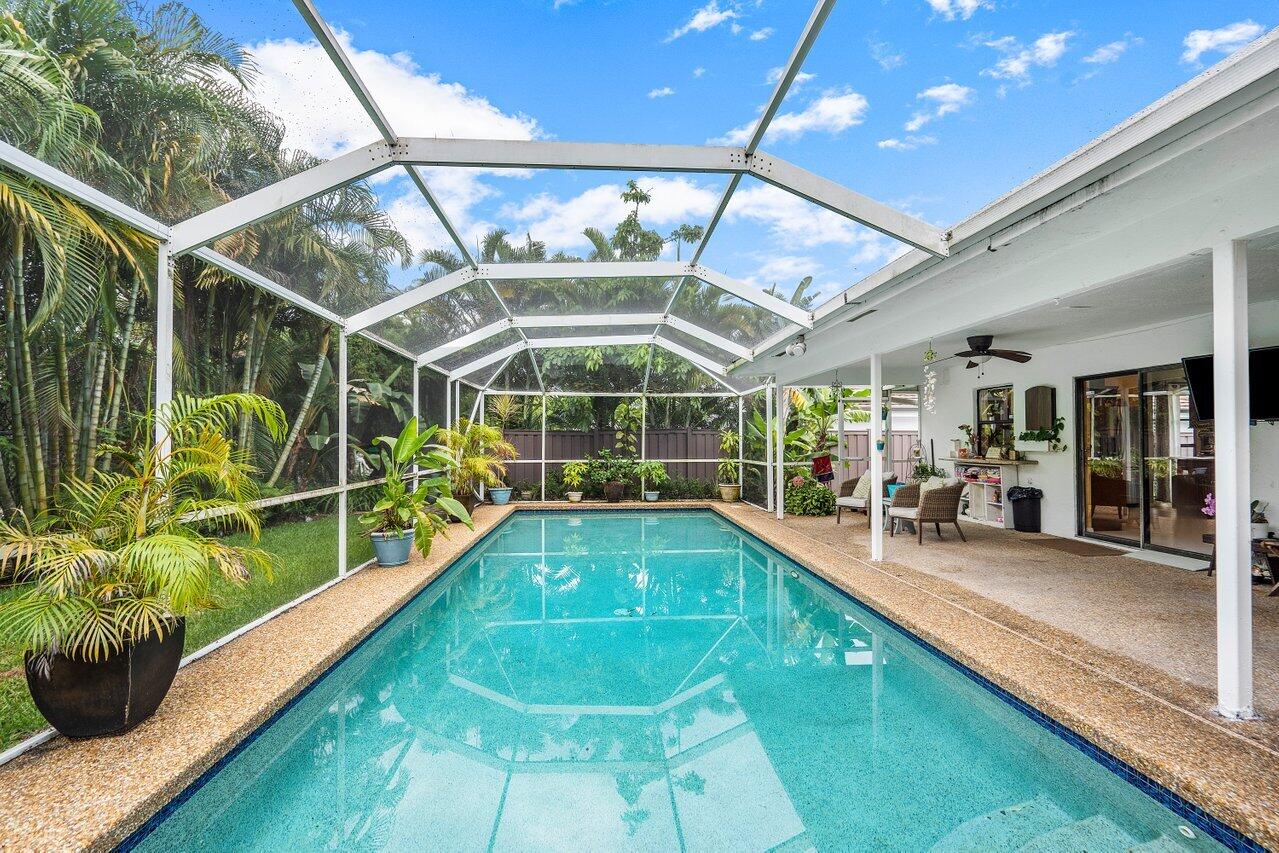 17340 Lake Park Road Boca Raton, FL 33487 - Photo 26 of 36 Pool