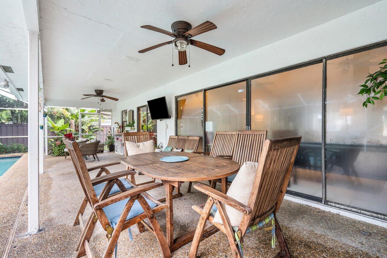 17340 Lake Park Road Boca Raton, FL 33487 - Photo 28 of 36 Patio