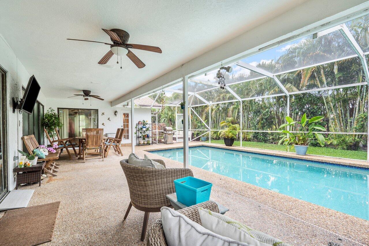 17340 Lake Park Road Boca Raton, FL 33487 - Photo 29 of 36 Patio