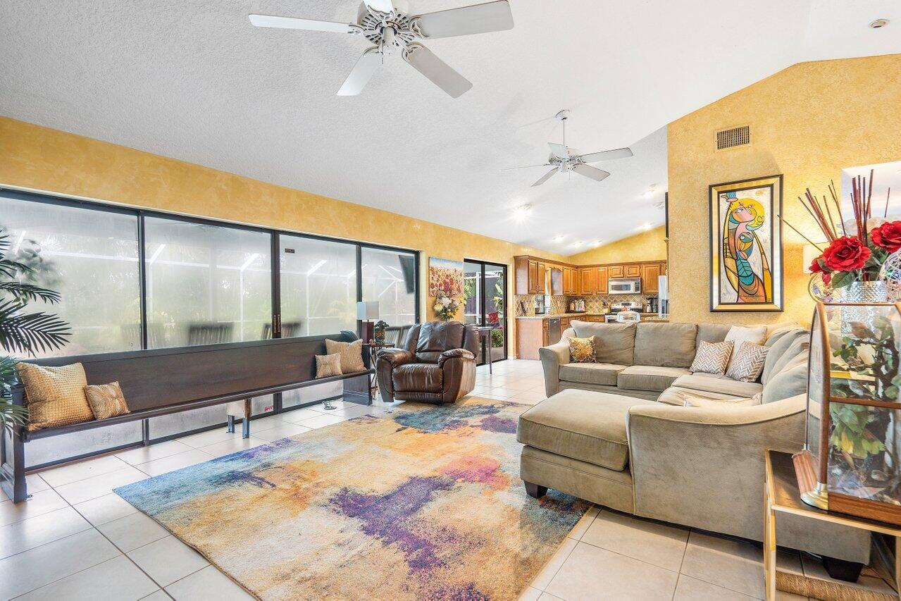 17340 Lake Park Road Boca Raton, FL 33487 - Photo 10 of 36 Family room