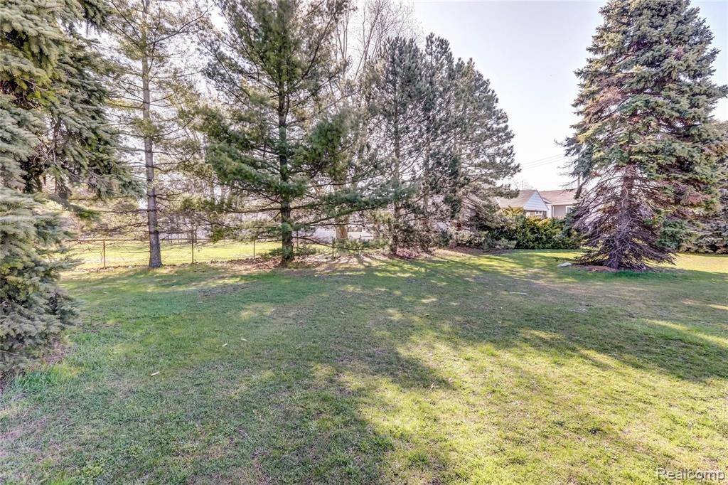 44414 Mound Road Sterling Heights, MI 48314 - Photo 9 of 15 Gallery Image 9