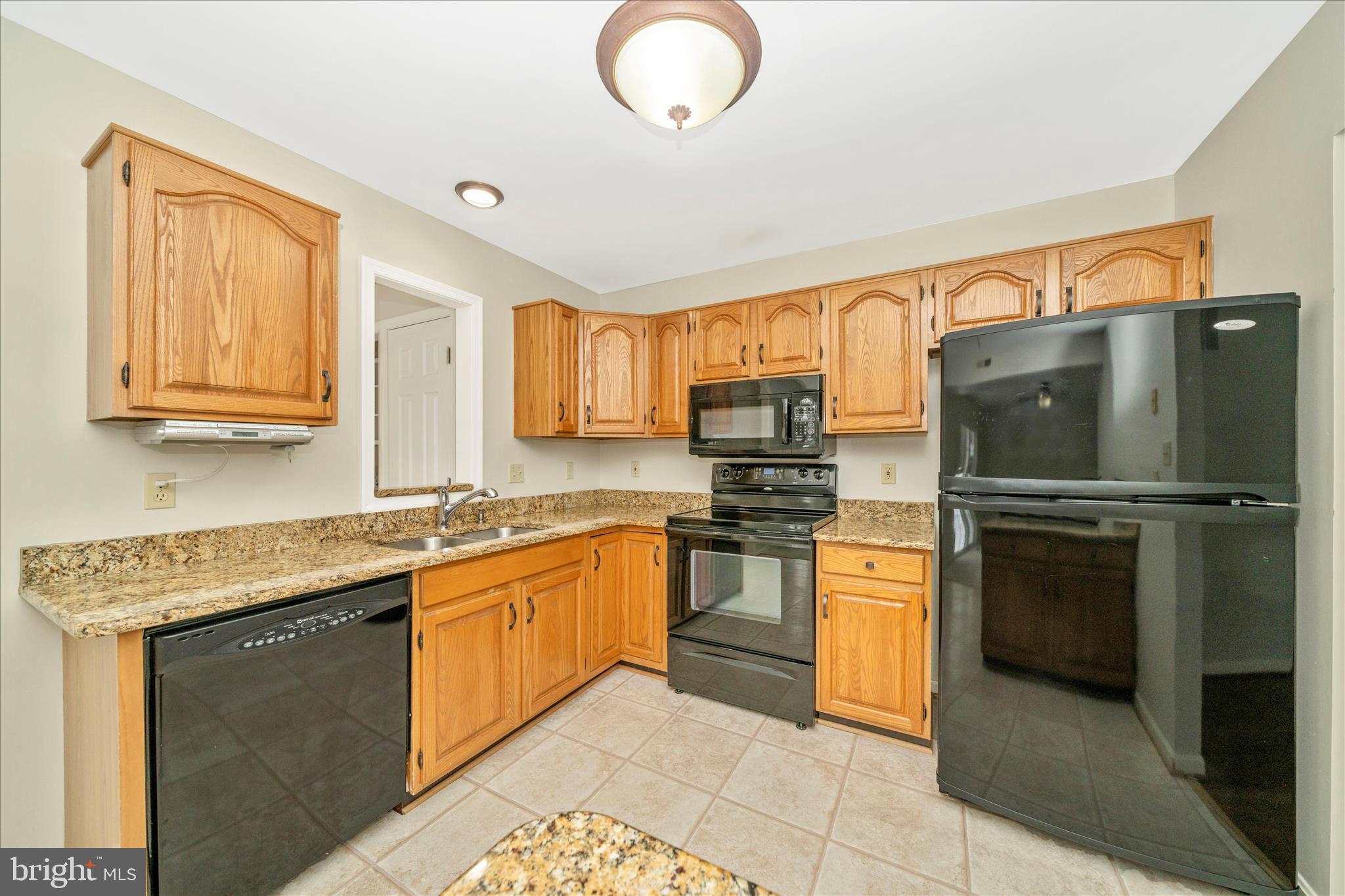 2181 East Greenleaf Drive Frederick, MD 21702 - Photo 15 of 55 Kitchen