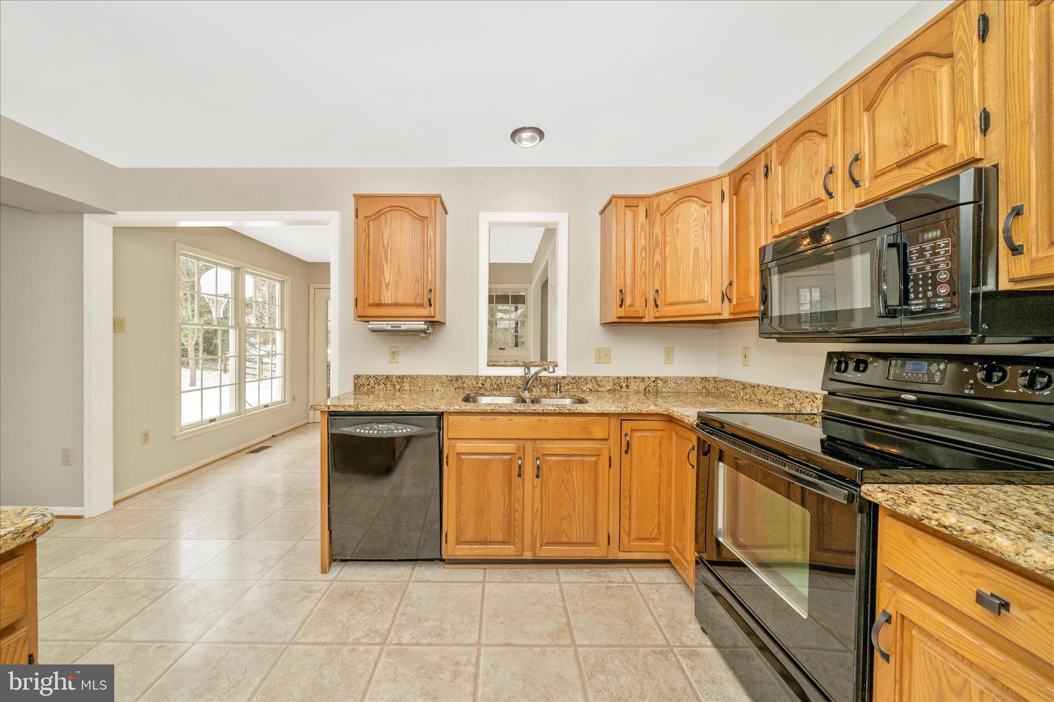 2181 East Greenleaf Drive Frederick, MD 21702 - Photo 16 of 55 Kitchen