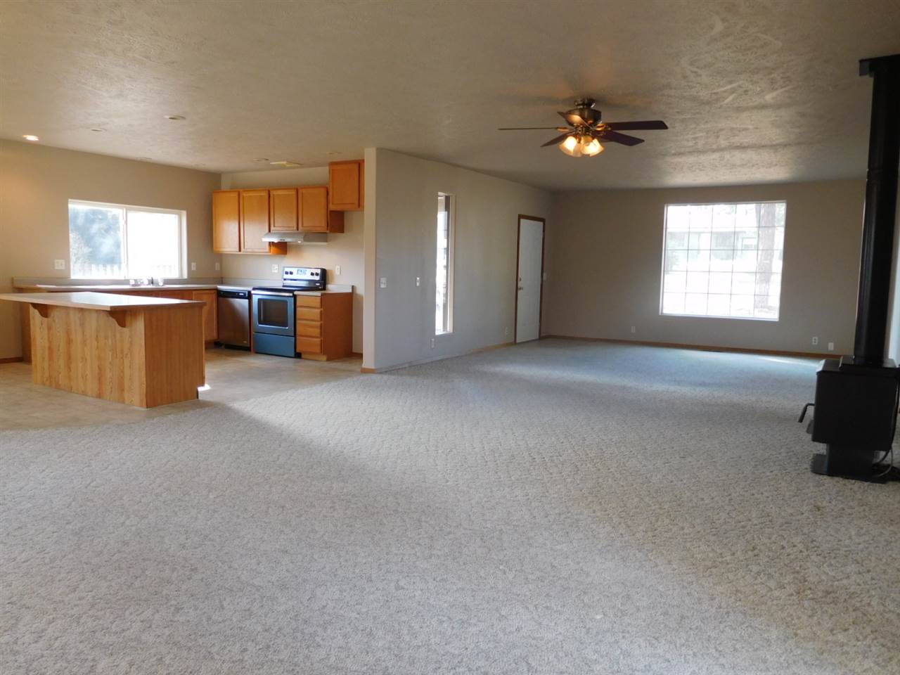 12516 North Ruby Road Spokane, WA 99218 - Photo 3 of 18