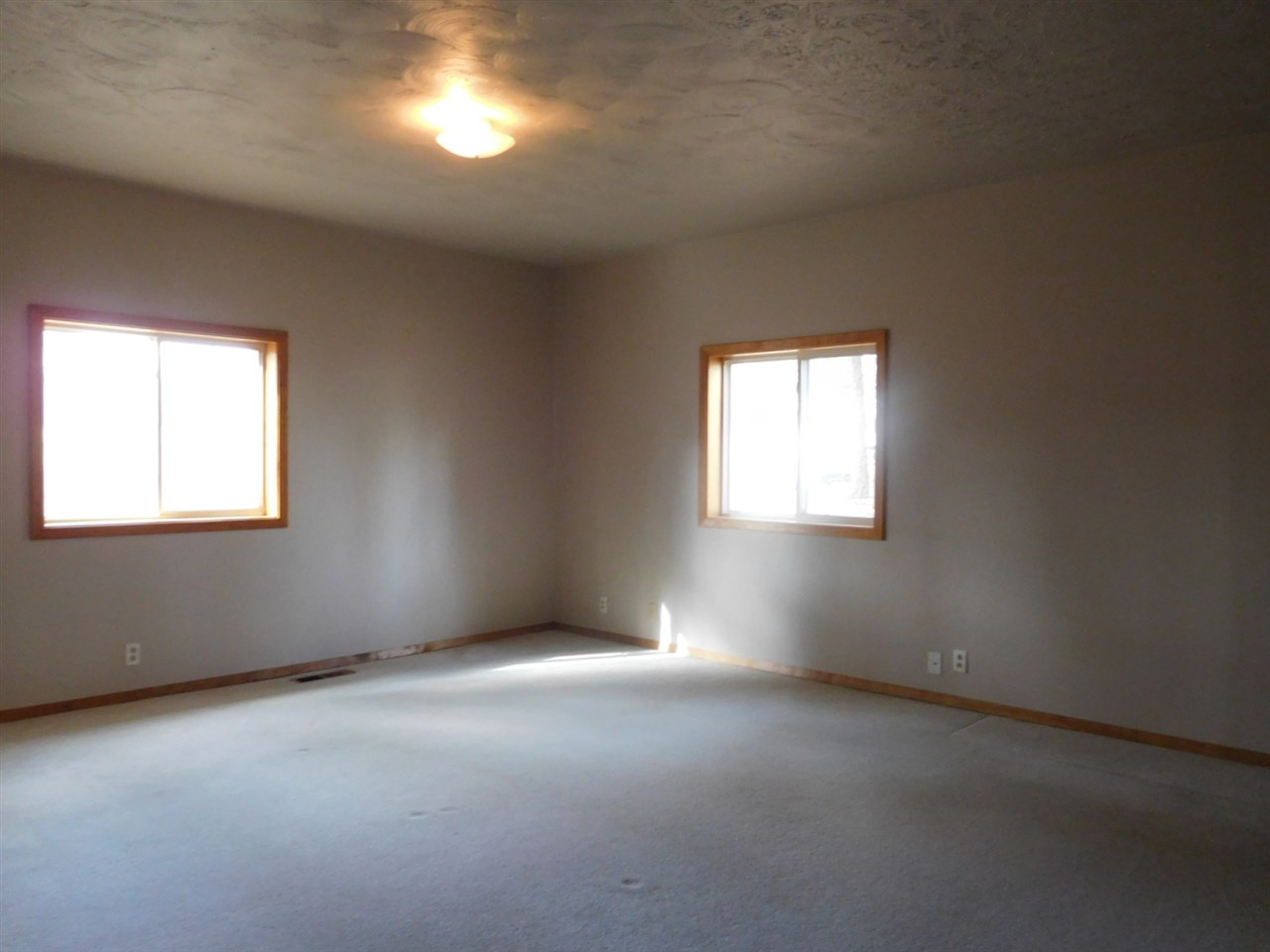 12516 North Ruby Road Spokane, WA 99218 - Photo 5 of 18
