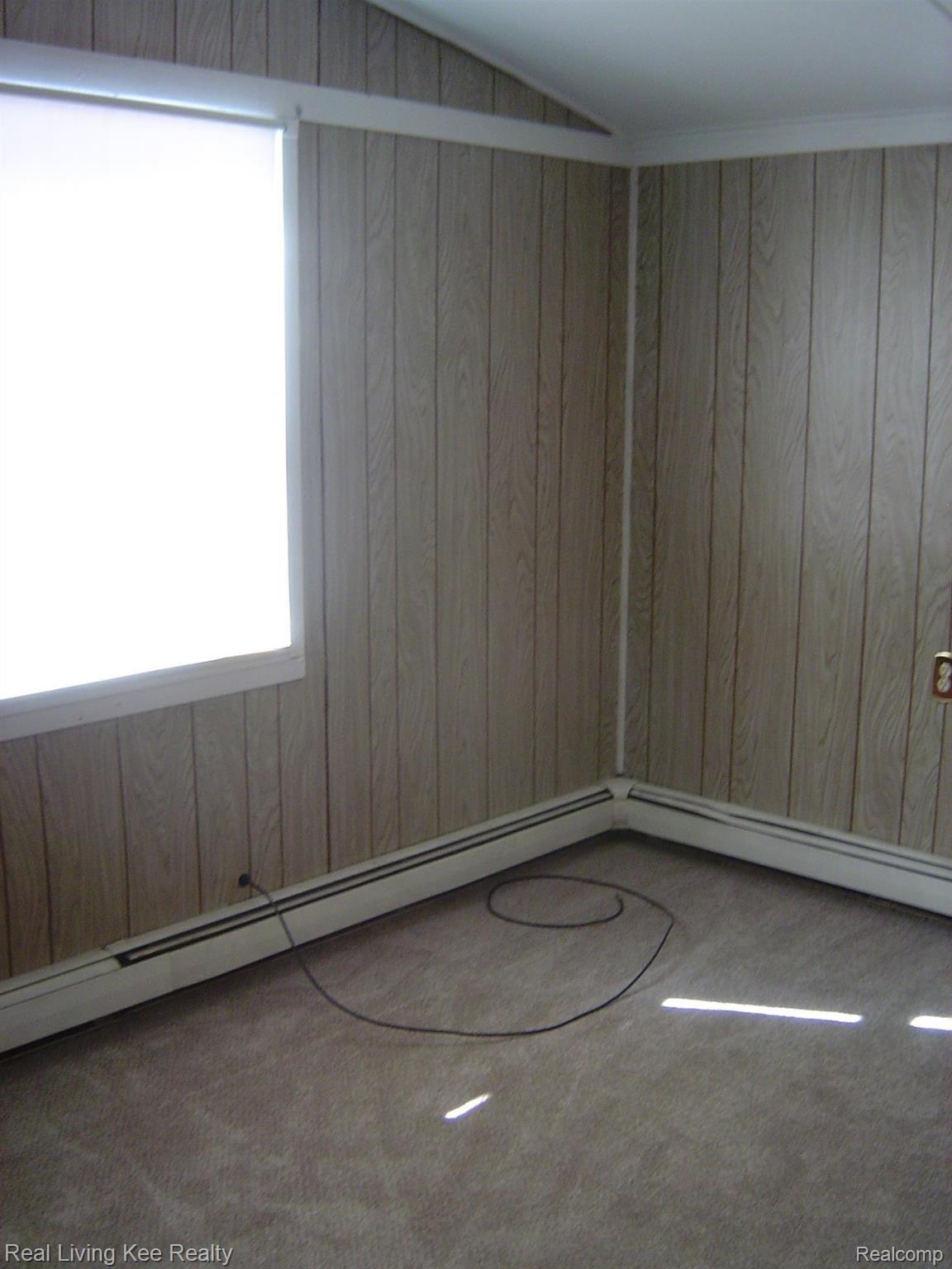 978 Pine Tree Road Lake Orion, MI 48362 - Photo 10 of 14 bedroom - Pinetree.jpg