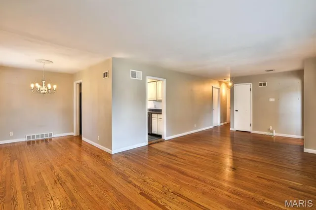 $349,855 | 208 Huntleigh Drive, St. Louis, MO 63122