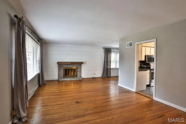 $349,855 | 208 Huntleigh Drive, St. Louis, MO 63122